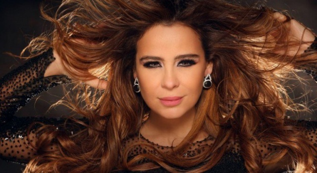 كارول سماحة في كليب&rdquo;مخلصة&rdquo; امرأة عاشقة مجروحة وهائمة!