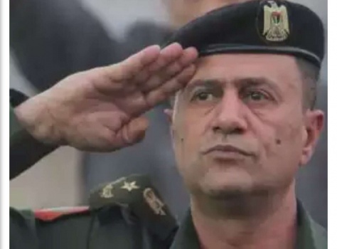 الرئيس يعفو عن المقدم منصور ويحيله للتقاعد