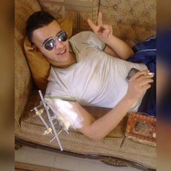 جريح من جنين يناشد وزير الصحة "د.جواد عواد " عبر رام الله مكس لأجراء عملية عاجلة له