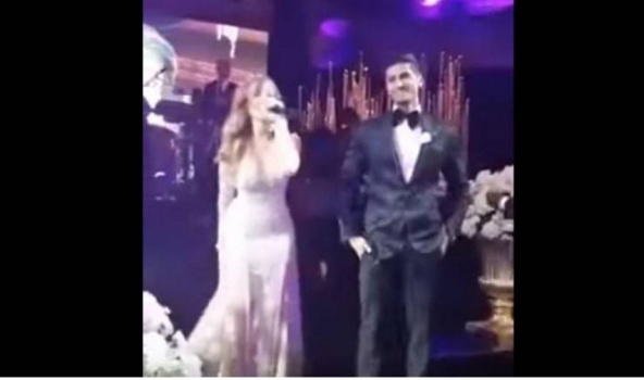 فيديو| عروس تشعل حفل زفافها بغناء 'يا واد يا تقيل' للعريس!!