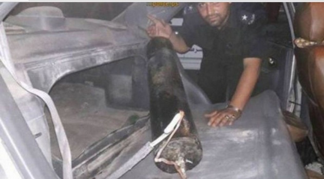 بالتفاصيل: سائق بغزة كاد أن يقتل مواطنين صعدو لسيارته عبر إسطوانة غاز !