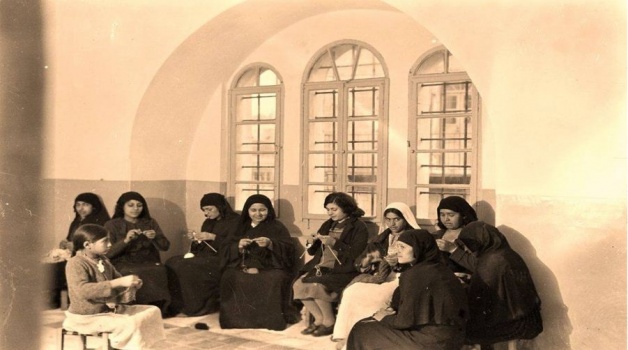الاستقبالات النابلسية.. رحلة في عالم النساء المنسي