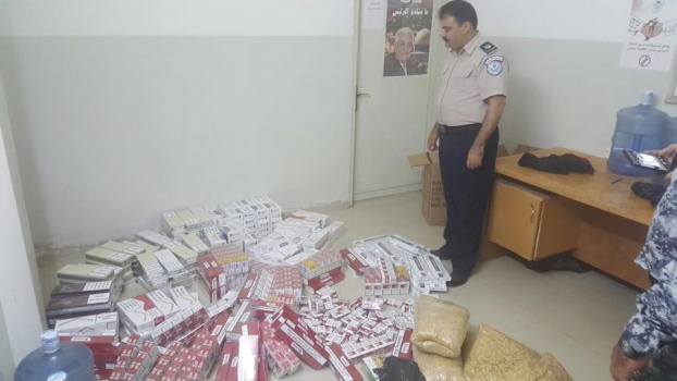 بالصور..الضابطة الجمركية تضبط 680 كروز سجائر ومعسل مهربة في جنين وأريحا
