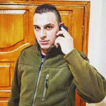وفاة شرطي فلسطيني متأثرا بجراحه