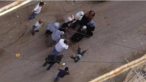 أم مصرية تركت طفلها نائما.. وعادت لتجده جثة في الشارع !