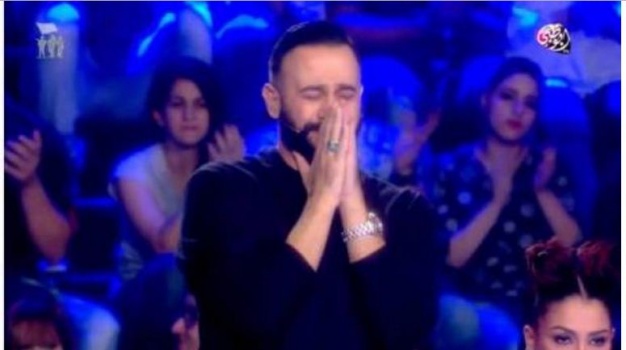 بالفيديو.. شابة سورية تُبكي قصي خولي وتجتاح "فايسبوك"!