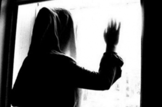 الطلاق السريع بعد سنوات من الحب العاصف.. قصص واقعية