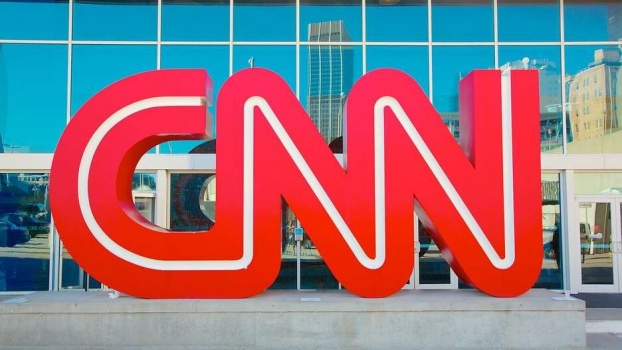 CNN تعرض فيلماً إباحياً ساخناً لمدة 30 دقيقة بالخطأ!