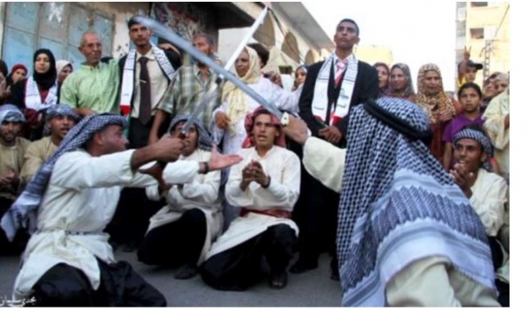 الزواج في فلسطين - العريس يضرب بالبيض والعروس تعلق العجينة .. وعادات قديمة أخرى