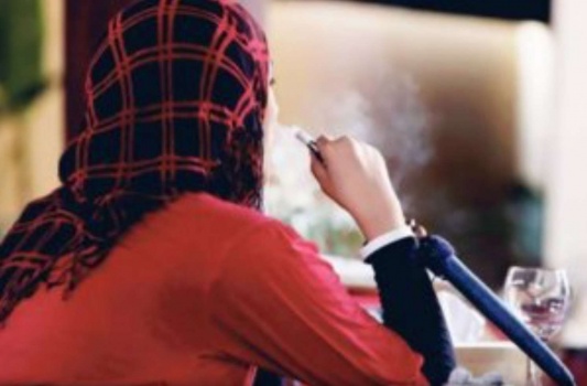 الارجيلة تحرم كويتية من حضانة اولادها
