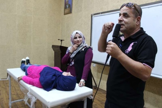 بالصور: جامعة بوليتكنك فلسطين تستضيف أخصائي الطب الرياضي الشهير الدكتور عادل نصار