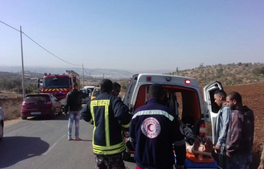 الدفاع المدني يخلي خمس إصابات بحادثين منفصلين في جنين