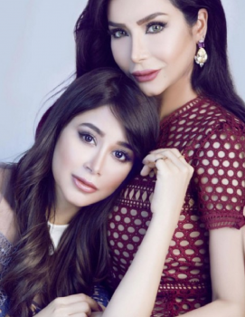 بالفيديو: أسيل عمران مصدومة من عدد أحذية شقيقتها لجين
