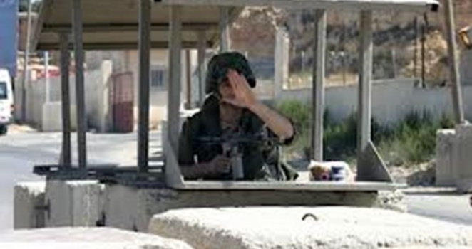 ​الاحتلال يستجوب المواطنين على مدخل جبع جنوب جنين