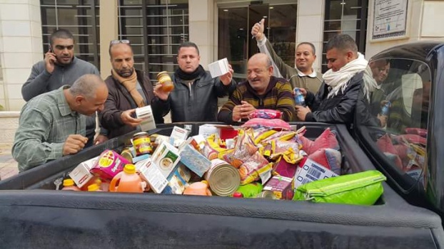 بالصور..اتلاف مواد تموينية وعصائر منتهية الصلاحية في جنين