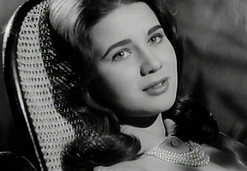 وفاة الفنانة «زبيدة ثروت» عن عمر يناهز 76 عاما.