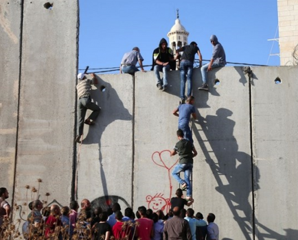 تغيرات " تاريخية " في طريقة تشغيل العمال الفلسطينيين في اسرائيل