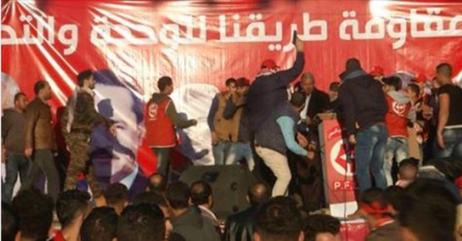 بالفيديو: الاعتداء على القيادي جميل مزهر بمهرجان انطلاق الشعبية في غزة