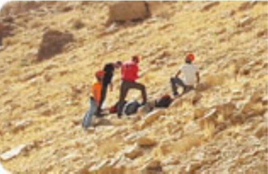 وفاة اب وابنه سقطا في واد في البحر الميت