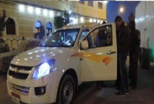 أبٌ يذبح طفليه وزوجته ويمزق أجسادهم
