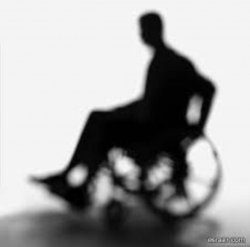 غزة : هذا ما حدث لشاب عاق بعد يومين من دعاء امه المسنة عليه!