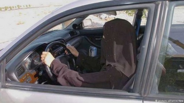 الملياردير السعودي الوليد بن طلال: آن اوان قيادة المرأة للسيارة