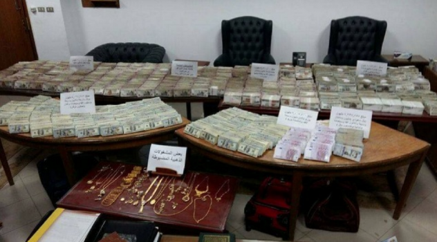 أسرار قضية الرشوة التي هزت الرأي العام.. ملايين من الدولارات واليورو والريال السعودي