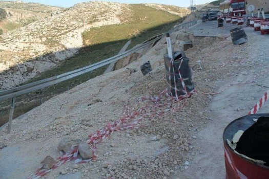 طريق الباذان ما زال ينزف منذ 4 سنوات
