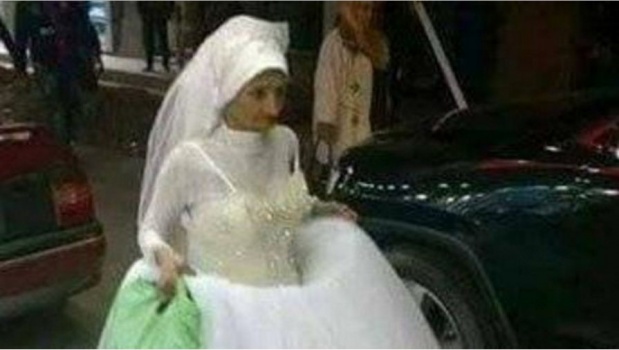 بالصور: قصة مسنة مصرية "عثرت على عريسها" بعد سنوات من الانتظار