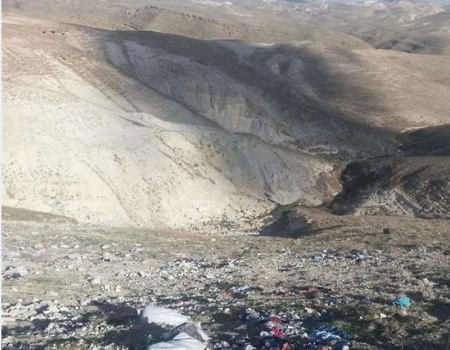 "مزبلة" فلسطينية تنغص حياة ليبرمان في مستوطنة "نوكديم "