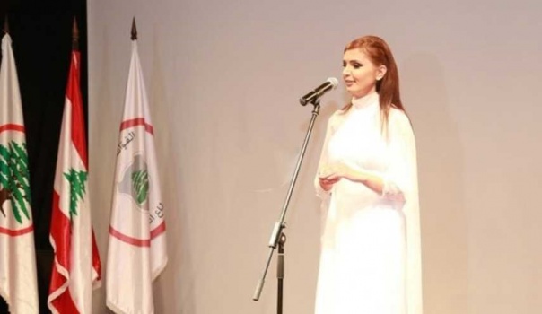 شاهد: مذيعة لبنانية كفيفة تدخل موسوعة غينيس بأطول بث على الهواء