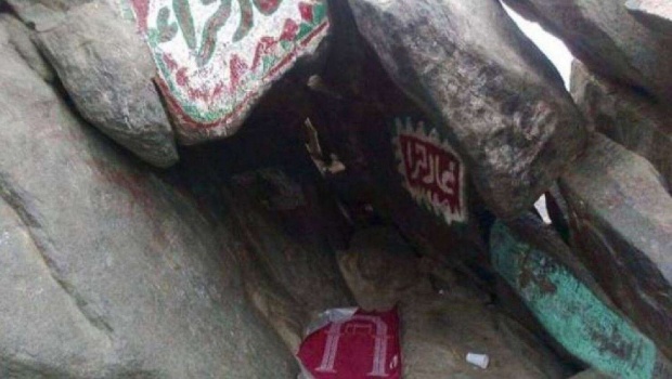 حارس مسن يكشف.. ماذا يحدث في غار حراء كل ليلة؟