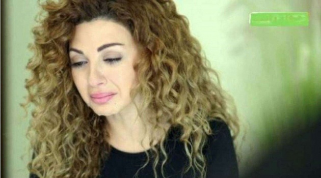 بالصورة.. ميريام فارس تنهار في مراسم تشييع والدها!