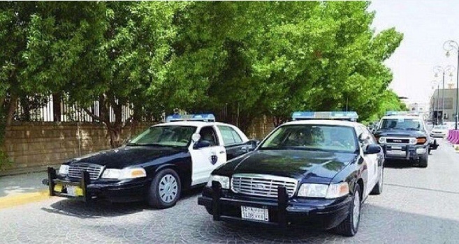 القبض على 10 سوريين انتحلوا صفة رجال أمن بالسعودية
