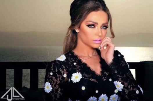 بالفيديو: زين كرازون تقلّد حليمة بولند وتتهمها بالسرقة