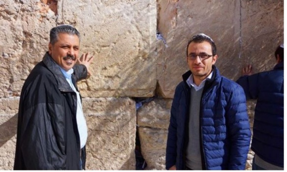 معارضان سوريان بـ"قبّعة" أمام حائط البراق