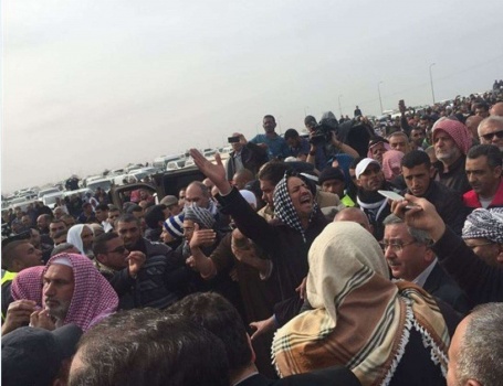 جنازة حاشدة في تشييع جثمان الشهيد ابو القيعان