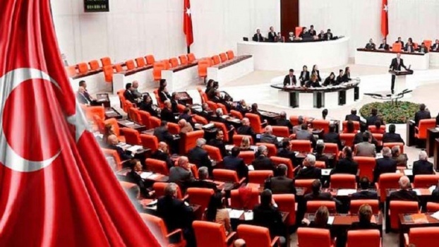 البرلمان التركي يوافق على تعزيز صلاحيات أردوغان