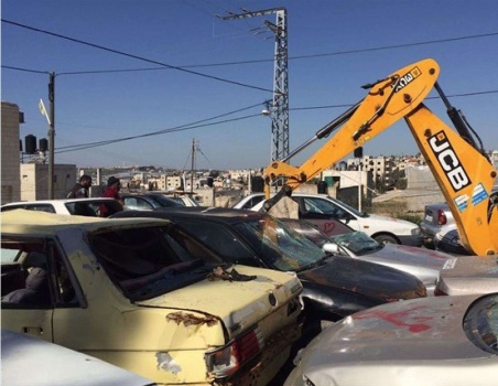 شرطة طولكرم تتلف 90 مركبة ودراجة غير قانونية