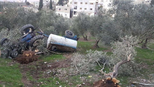 اصابة شاب جراء انقلاب جرار زراعي في عرابة جنوب جنين