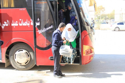 21 حافلة غادرت صباح اليوم ارض الوطن الى الديار الحجازية لاداء العمره