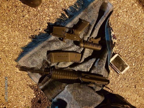 الاحتلال يحتجز حافلة على حاجز حوارة ويعتقل شاباً بحوزته سلاح