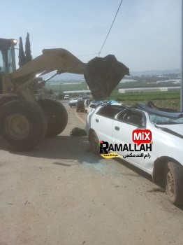 بالصور..الشرطة تتلف عشرات المركبات غير قانونية في قرية عرانة شمال جنين