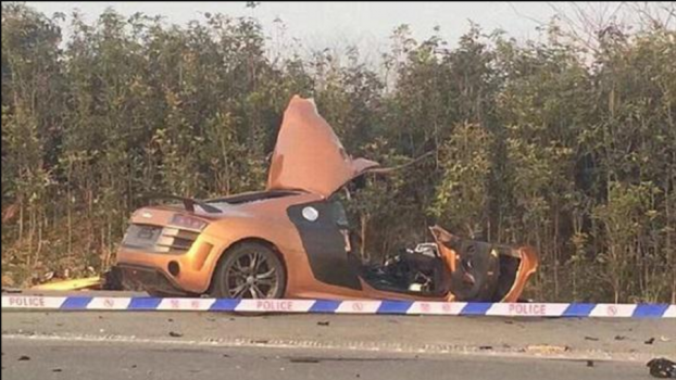 شاهد .. راكب يوثق اللحظات الأخيرة في حياته قبل تعرضه لحادث سيارة!