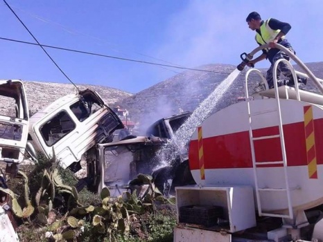 إخماد حريق مشطب مركبات في بلدة جبع جنوب جنين