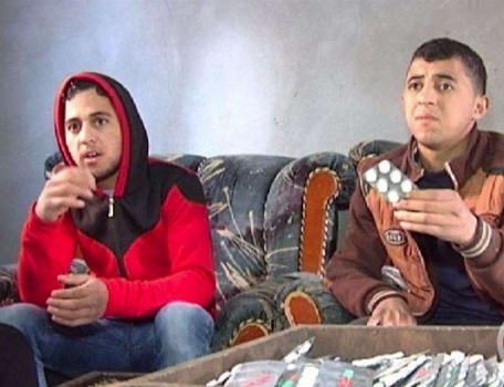 120 حبة دواء سر استقرار حياة شقيقين في غزة