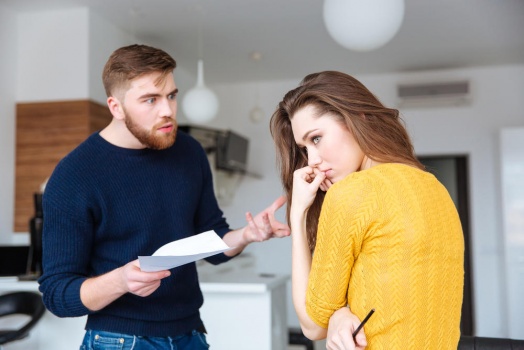 4 اشارات تدل على ضرورة إنهاء علاقتك بشريك حياتك