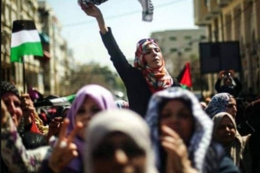 الإحصاء: نصف المجتمع الفلسطيني من النساء