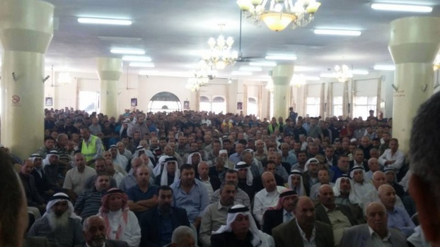 إليكم تفاصيل العطوة بين عائلتي "خلايلة وحوامدة" بقضية استدراج فتاة لشاب في الخليل