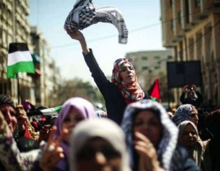 الإحصاء: نصف المجتمع الفلسطيني من النساء